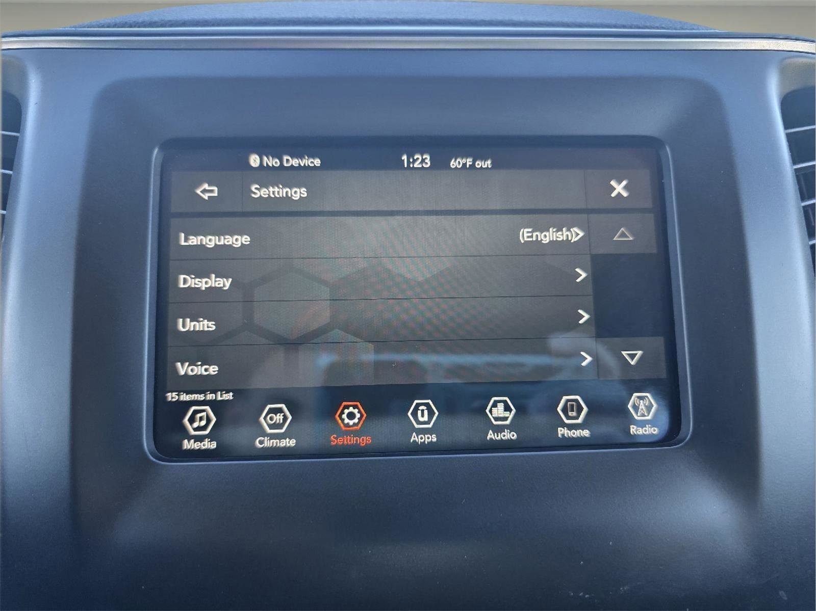 Used 2020 Jeep Cherokee Latitude w/ Cold Weather Group image 18