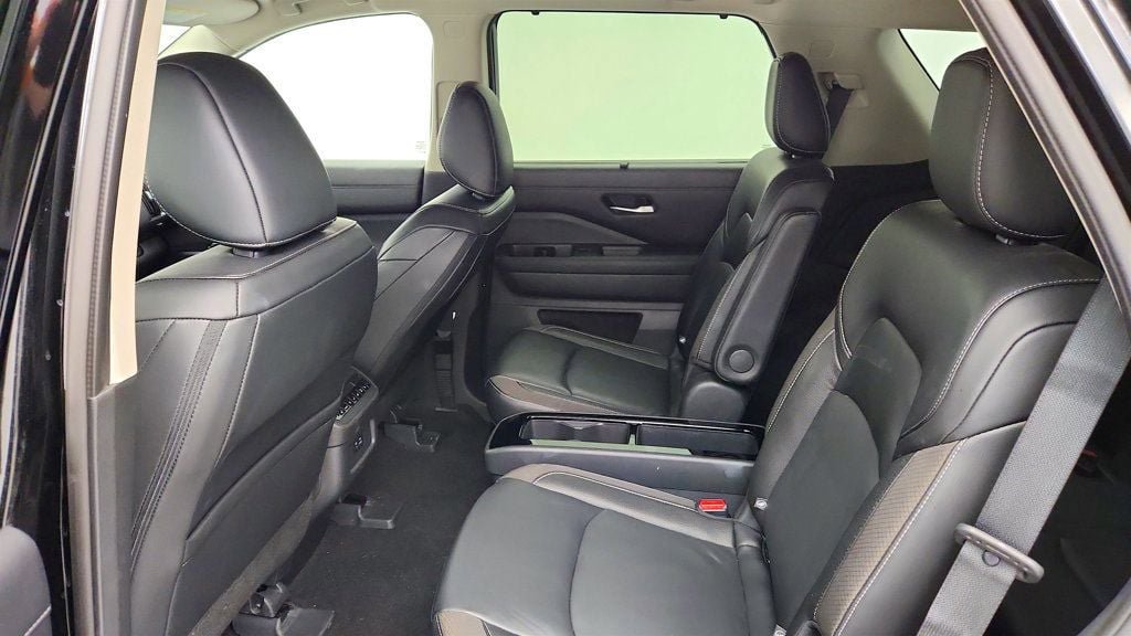 Used 2023 Nissan Pathfinder SL w/ SL Premium Package AWD/4WD image 20