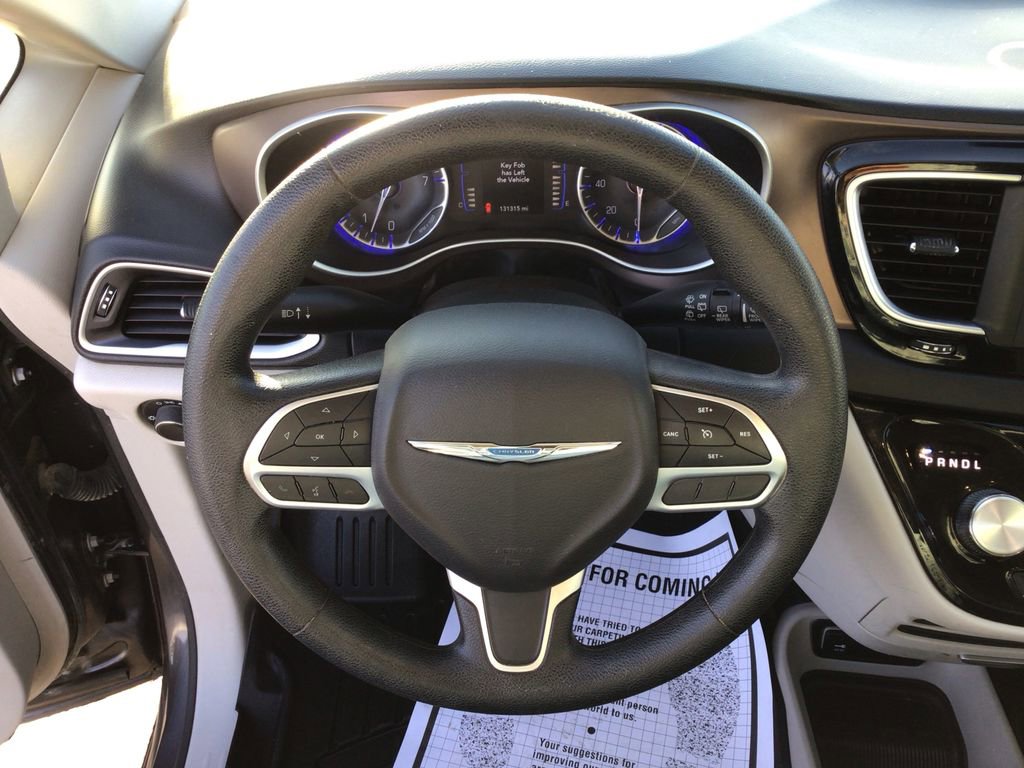 Used 2019 Chrysler Pacifica Touring image 17