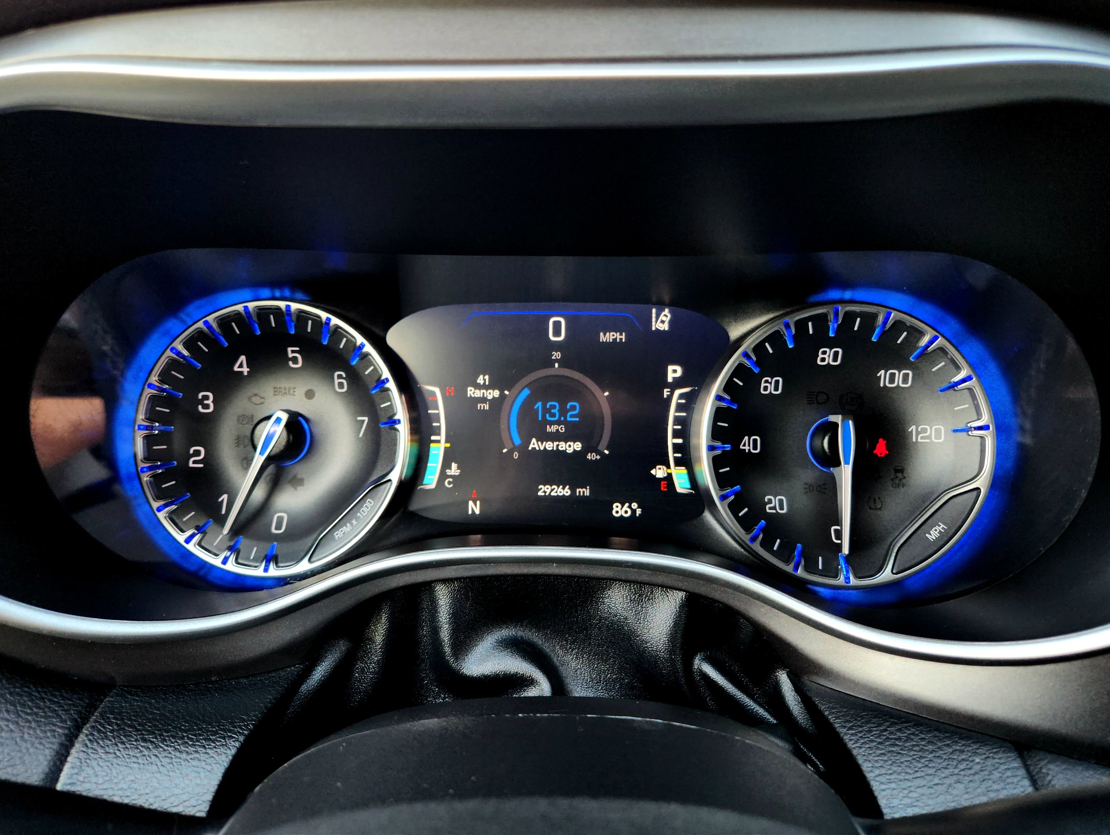 Used 2024 Chrysler Pacifica Touring-L image 15