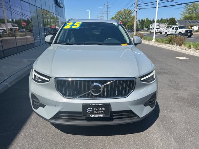 Certified 2025 Volvo XC40 B5 Plus AWD/4WD image 7