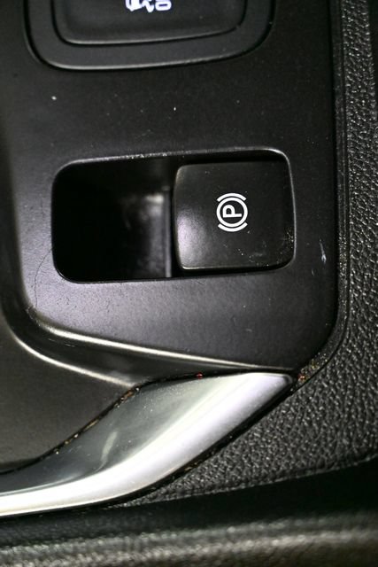 Used 2021 Chevrolet Traverse LS FWD image 26