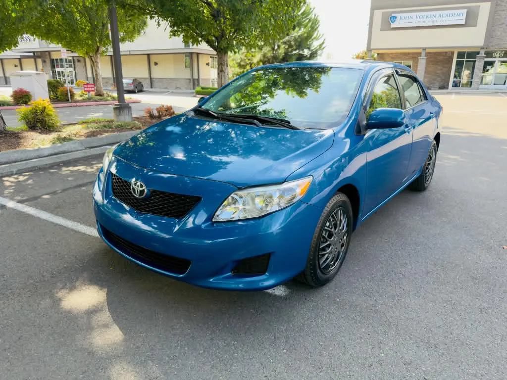Used 2010 Toyota Corolla XLE FWD image 1