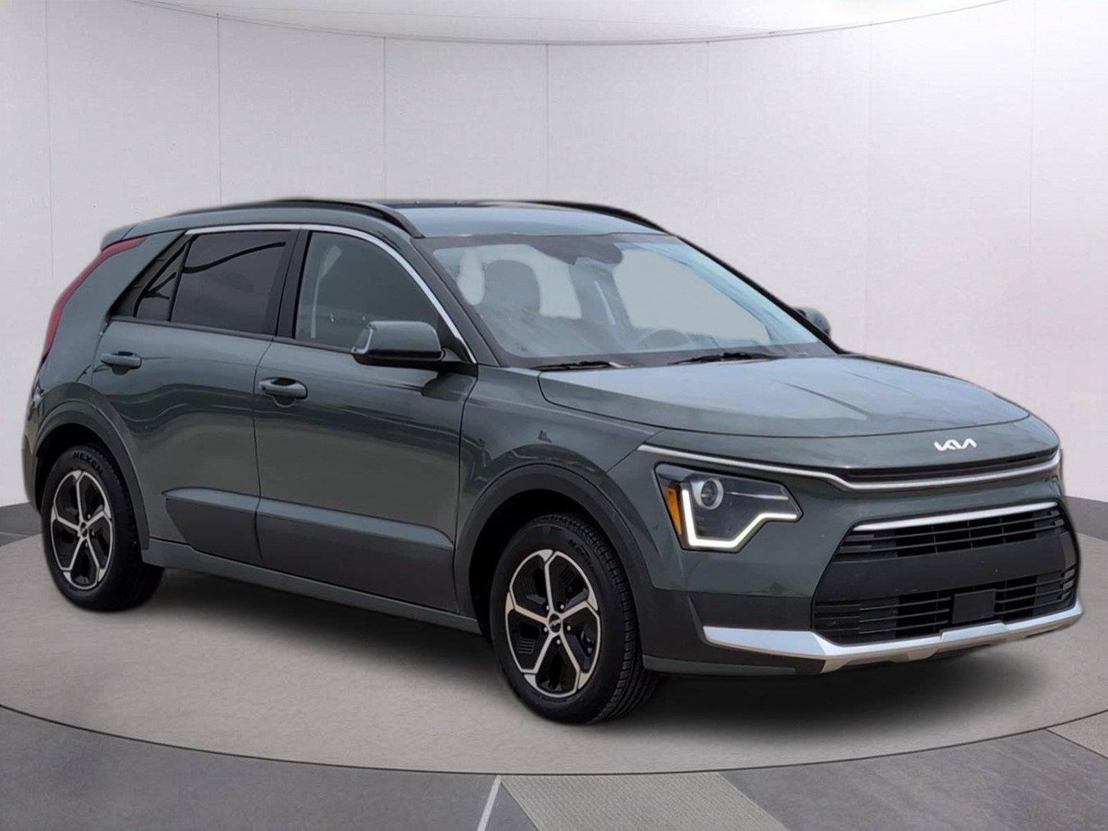Used 2024 Kia Niro EX FWD image 10