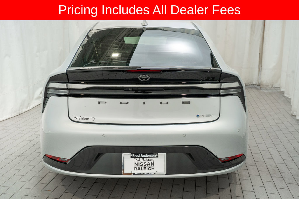 Used 2025 Toyota Prius Plug-In Hybrid FWD image 4