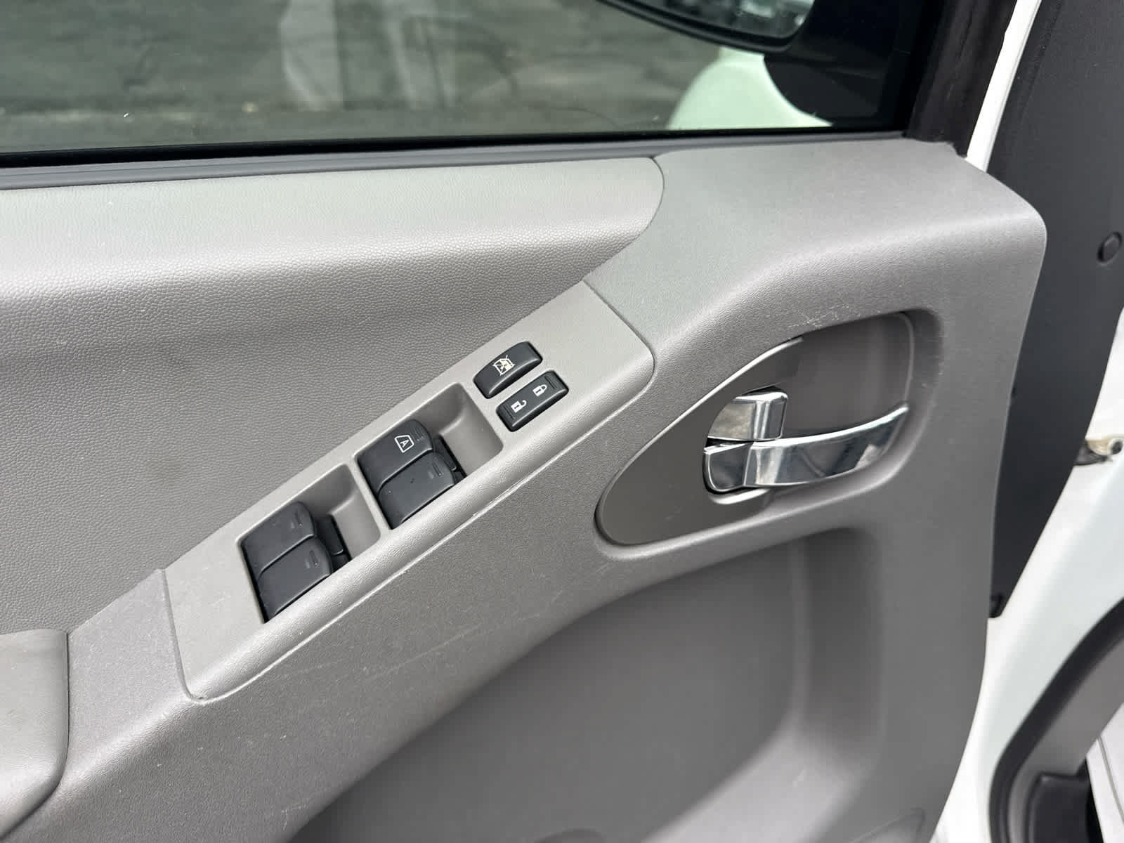 Used 2018 Nissan Frontier SV w/ Value Truck Package AWD/4WD image 10