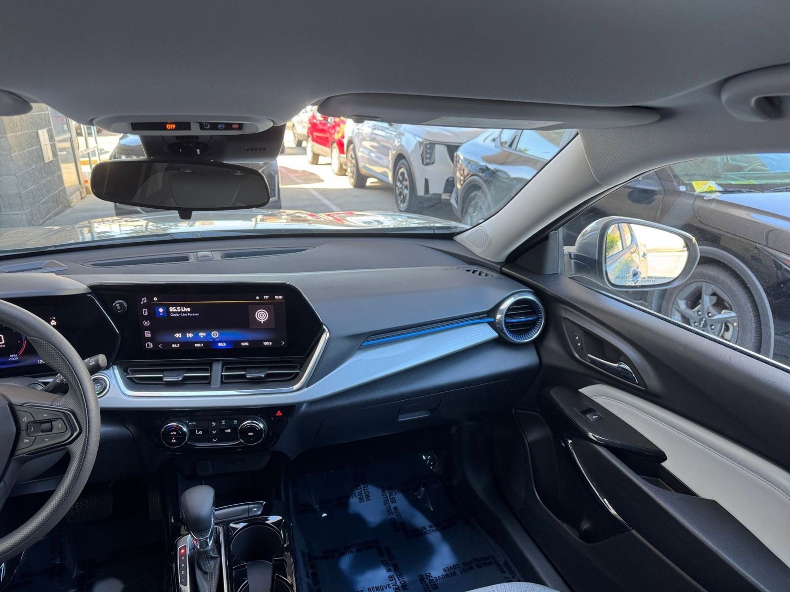 Used 2025 Chevrolet Trax LT image 35
