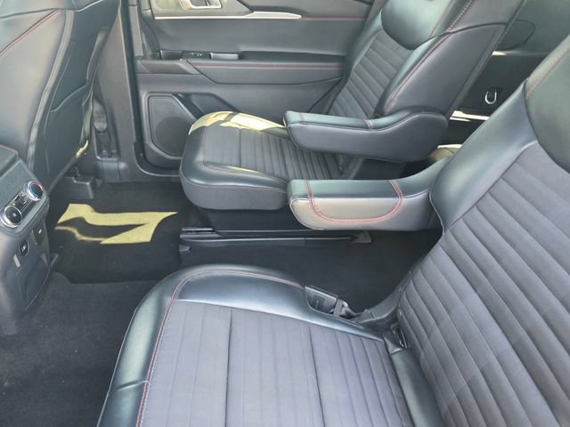 Certified 2025 Ford Explorer ST-Line AWD/4WD image 9