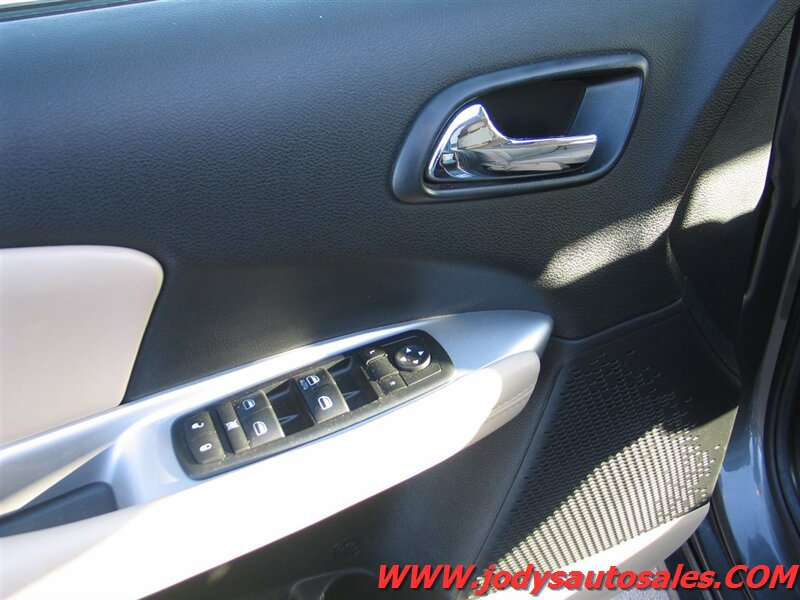 Used 2016 Dodge Journey SE AWD/4WD image 3