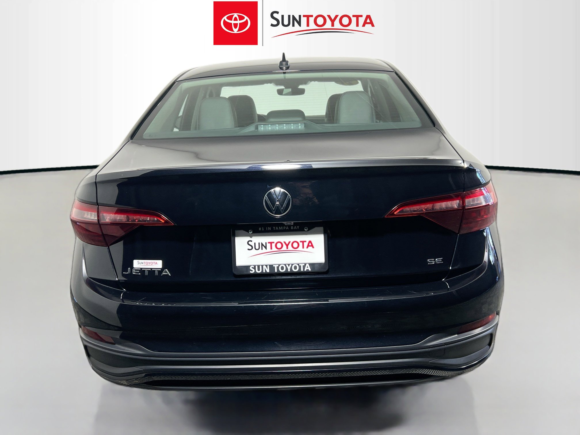 Used 2024 Volkswagen Jetta SE image 5