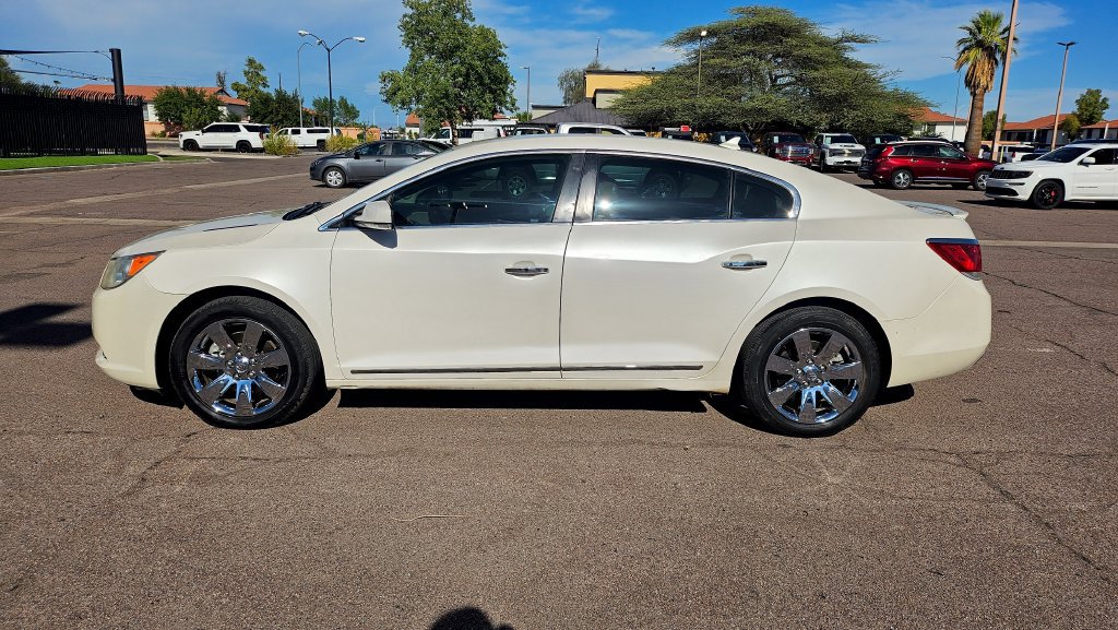 Used 2013 Buick LaCrosse Premium w/ Entertainment Package FWD image 7