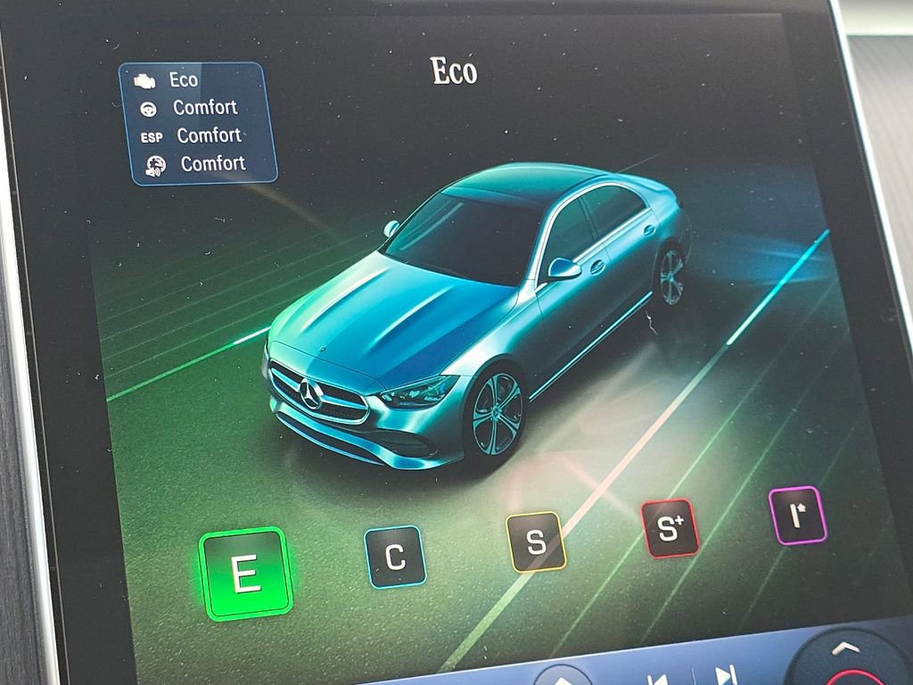 Used 2025 Mercedes-Benz C 300 4MATIC Sedan image 32