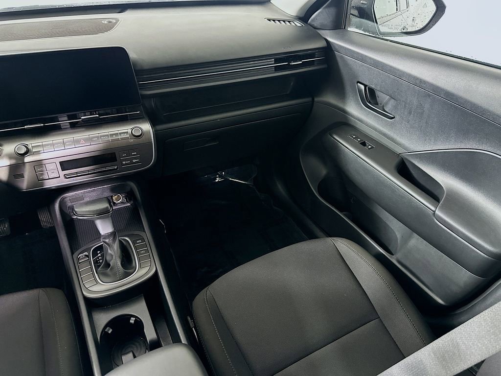 Used 2025 Hyundai Kona SEL image 19