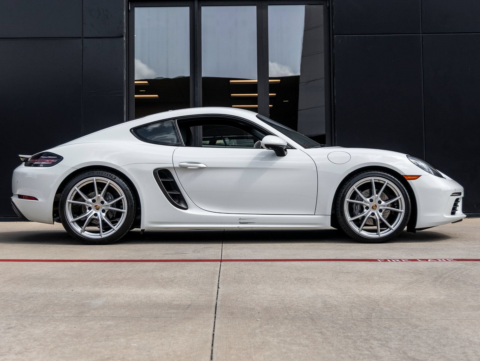 Certified 2024 Porsche 718 Cayman RWD image 12