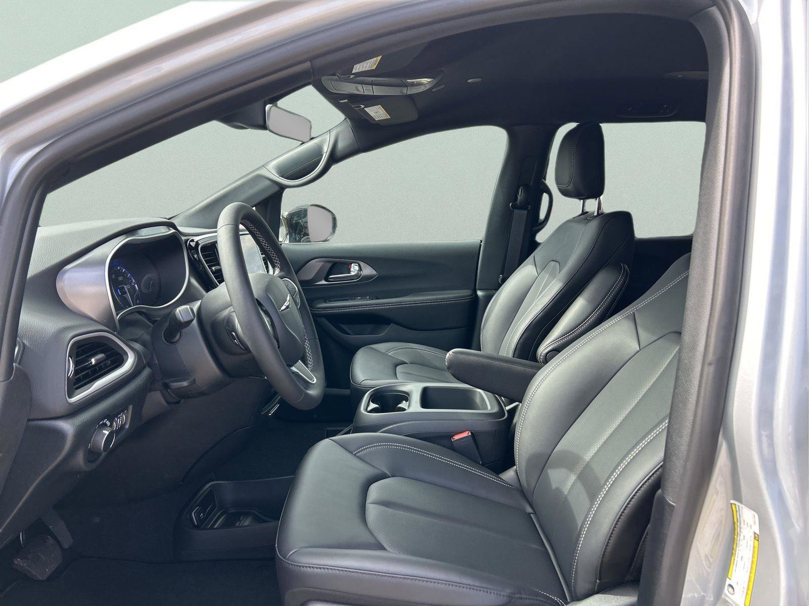 New 2026 Chrysler Voyager LX image 22