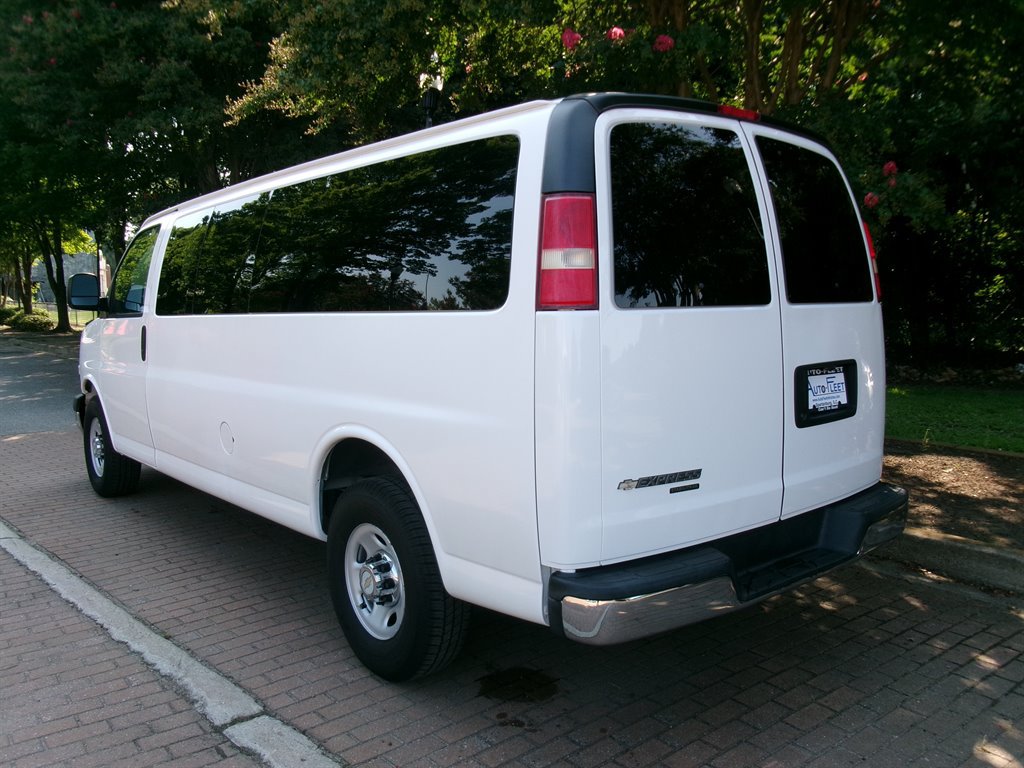 Used 2015 Chevrolet Express 3500 LT w/ LT Preferred Equipment Group RWD image 6