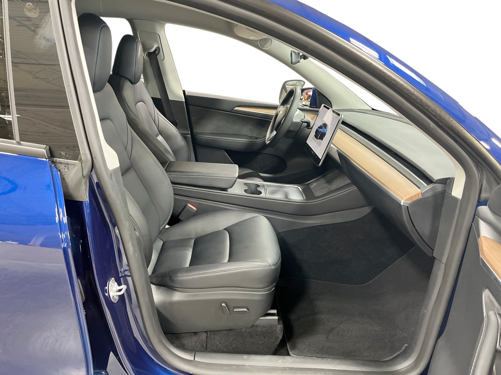 Certified 2023 Tesla Model Y Long Range AWD/4WD image 13