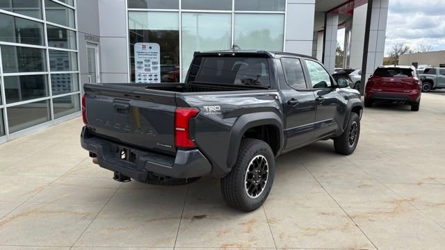 Used 2024 Toyota Tacoma TRD Off-Road AWD/4WD image 7