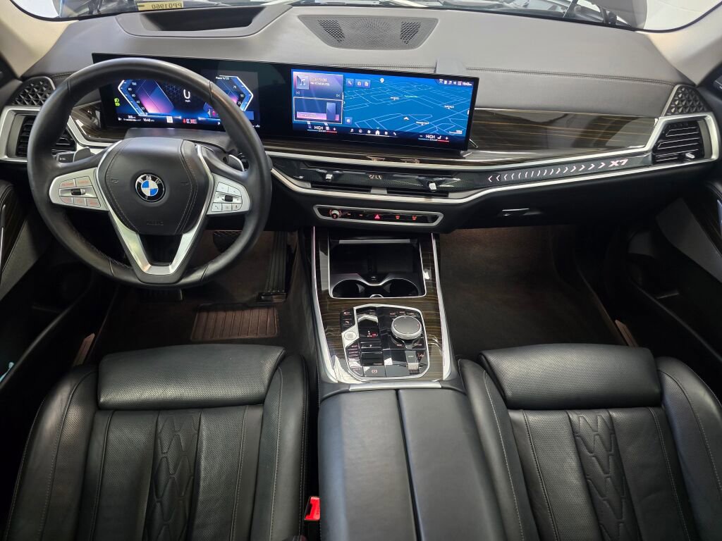 Used 2025 BMW X7 xDrive40i image 16