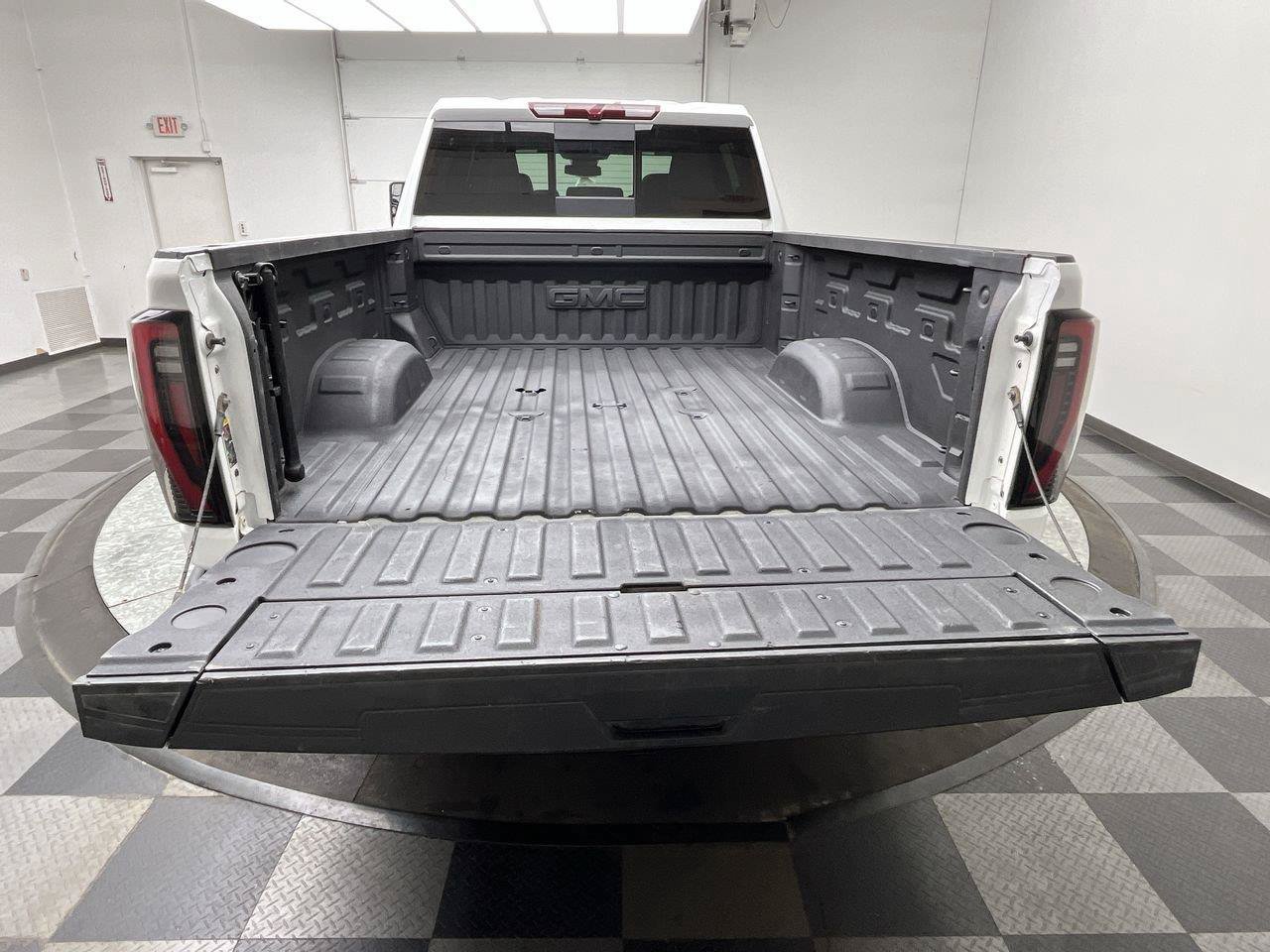 Certified 2025 GMC Sierra 2500 AT4 AWD/4WD image 36
