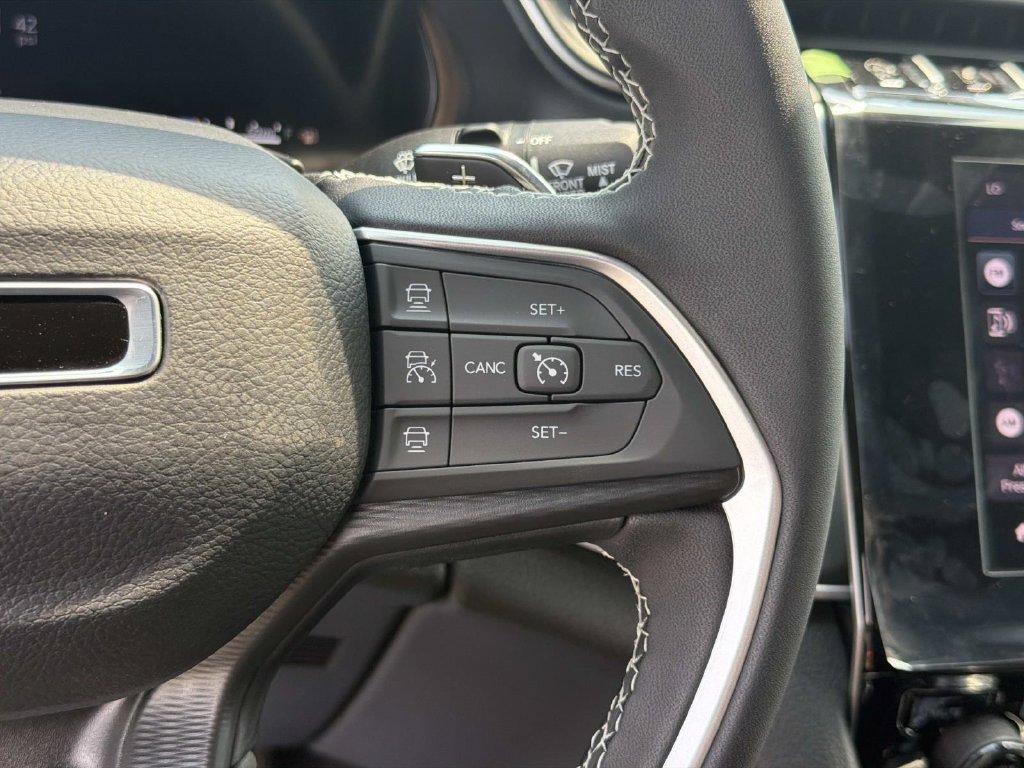 New 2026 Jeep Grand Cherokee Laredo AWD/4WD image 10