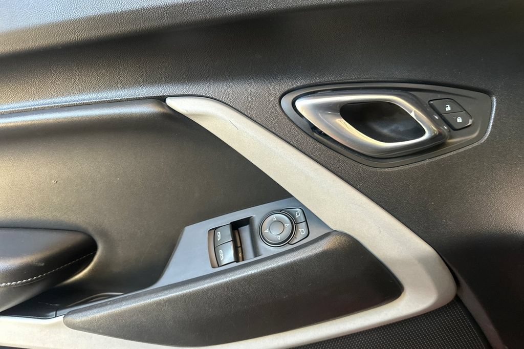 Used 2020 Chevrolet Camaro LT RWD image 11
