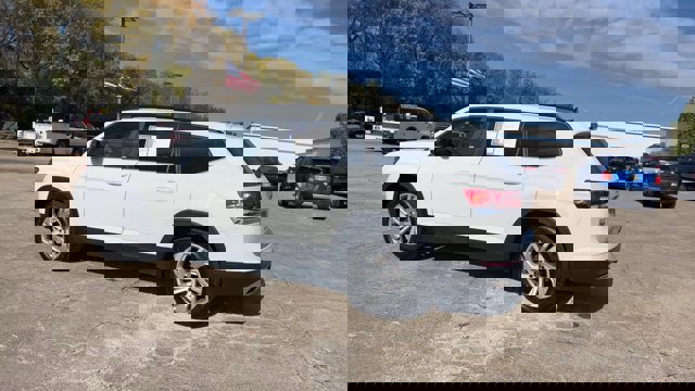 Used 2022 Volkswagen Atlas SE image 6