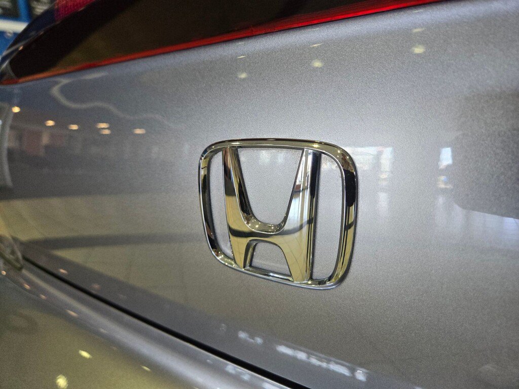 Used 2005 Honda S2000 image 9