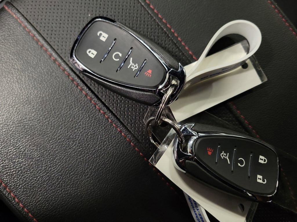 Used 2023 Chevrolet Traverse RS image 15