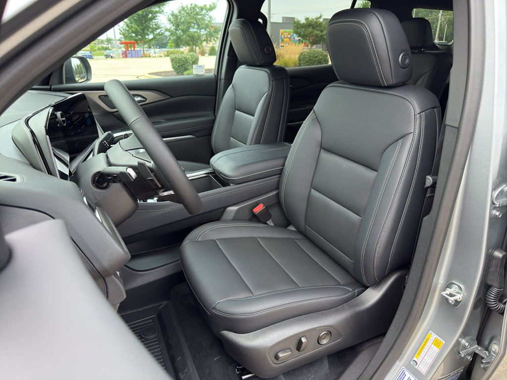 New 2026 Chevrolet Traverse LT w/ Driver Confidence Package FWD image 12