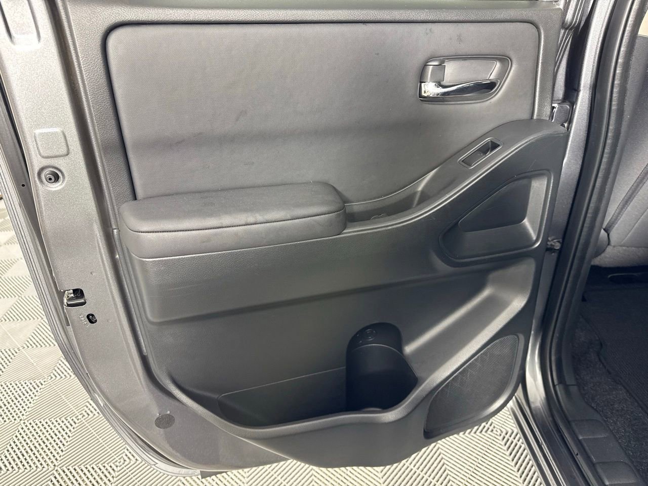 Used 2022 Nissan Frontier SV image 23