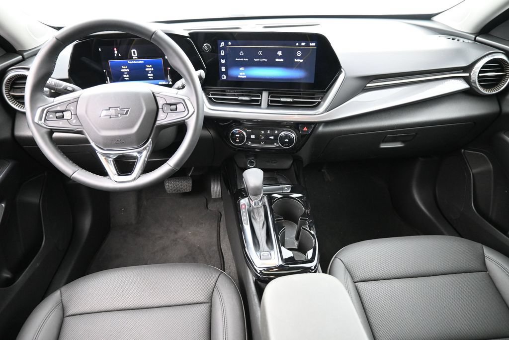 Used 2026 Chevrolet Trax ACTIV w/ Sunroof Package FWD image 6