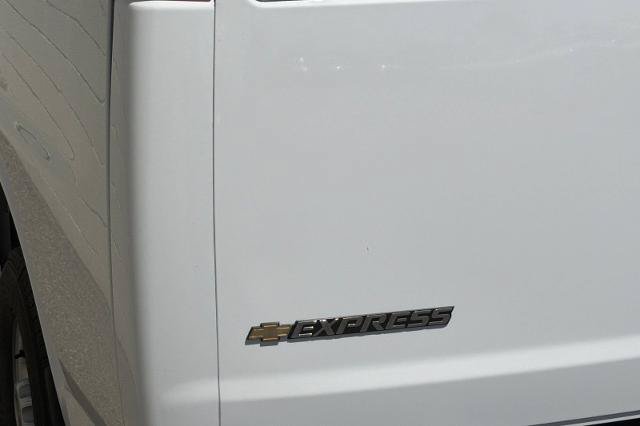New 2026 Chevrolet Express 2500 w/ Driver Convenience Package RWD image 31