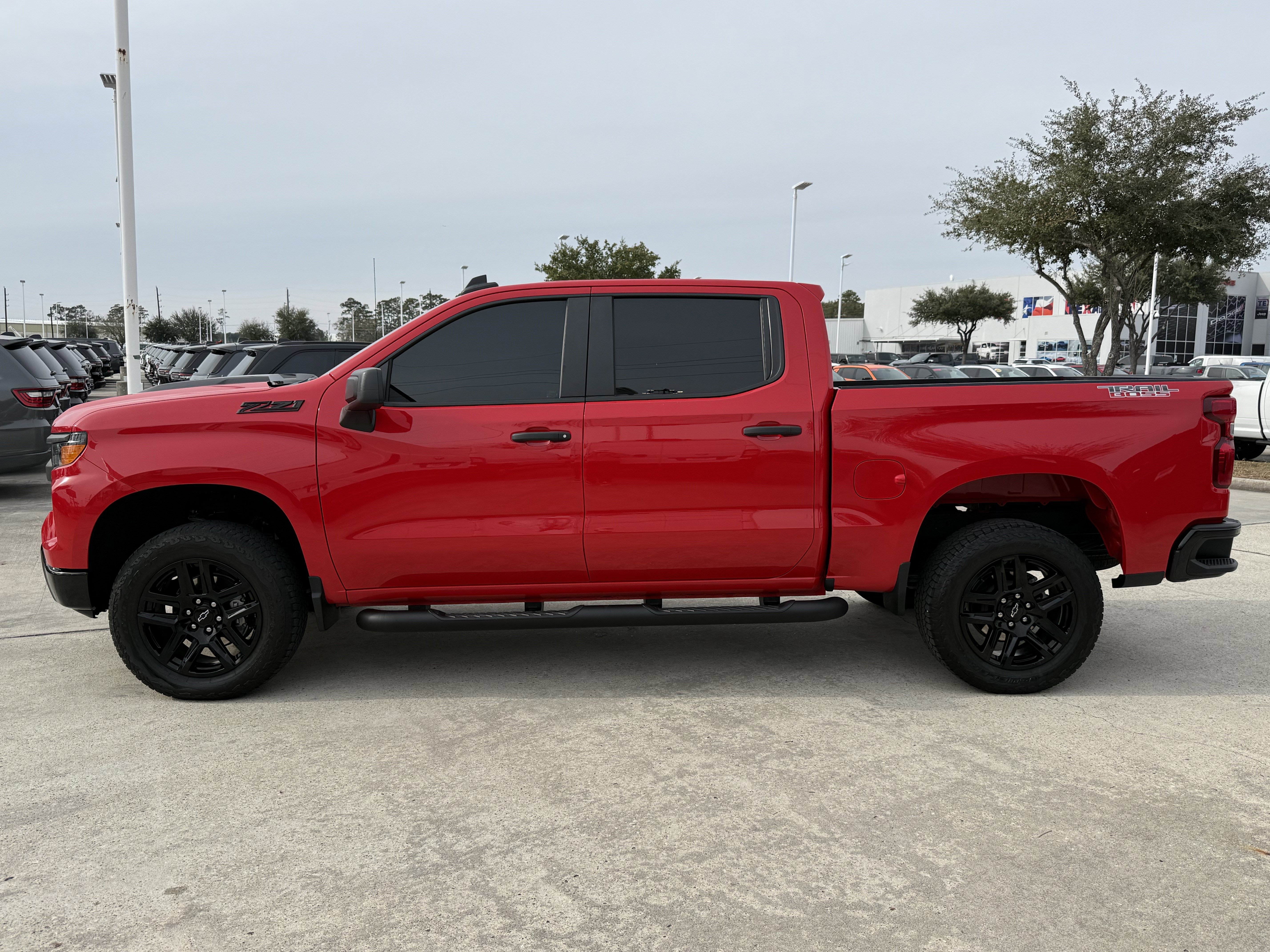 Used 2024 Chevrolet Silverado 1500 Custom Trail Boss w/ Turbomax Blackout Package image 8