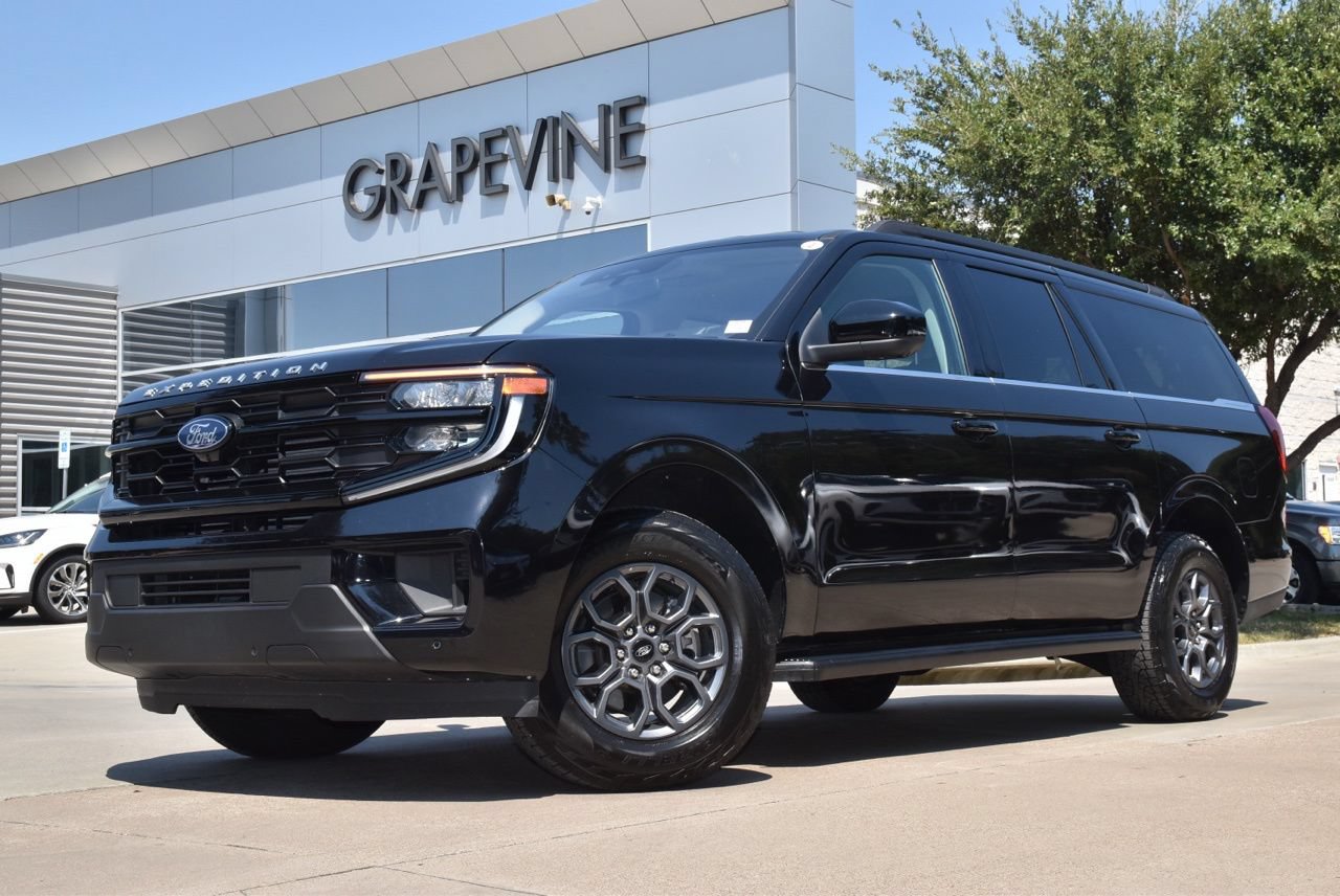 Used 2025 Ford Expedition Max Active RWD image 2