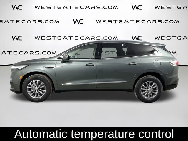 Used 2023 Buick Enclave Essence image 5