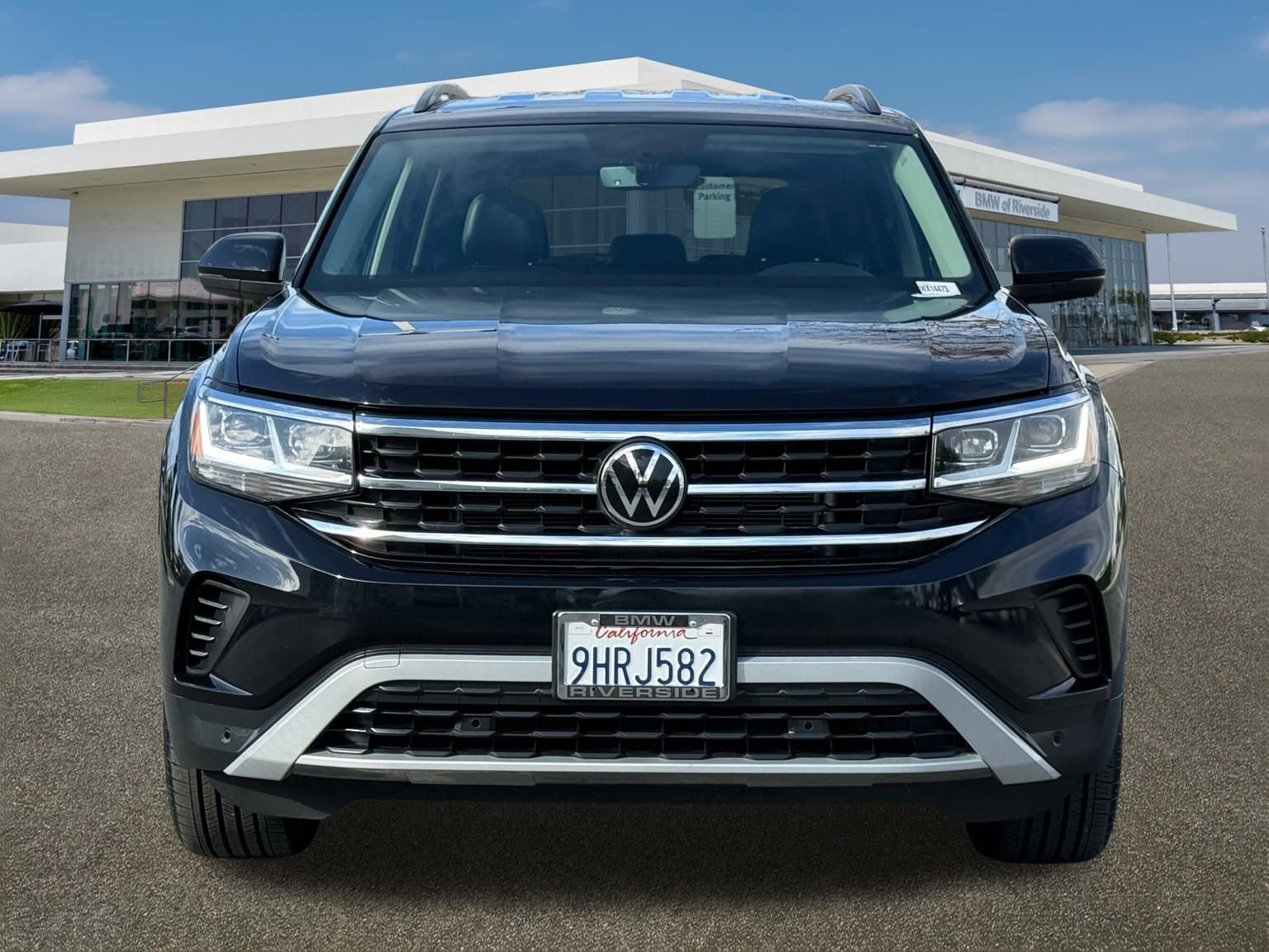 Used 2023 Volkswagen Atlas SE w/ Black Wheel Package image 3