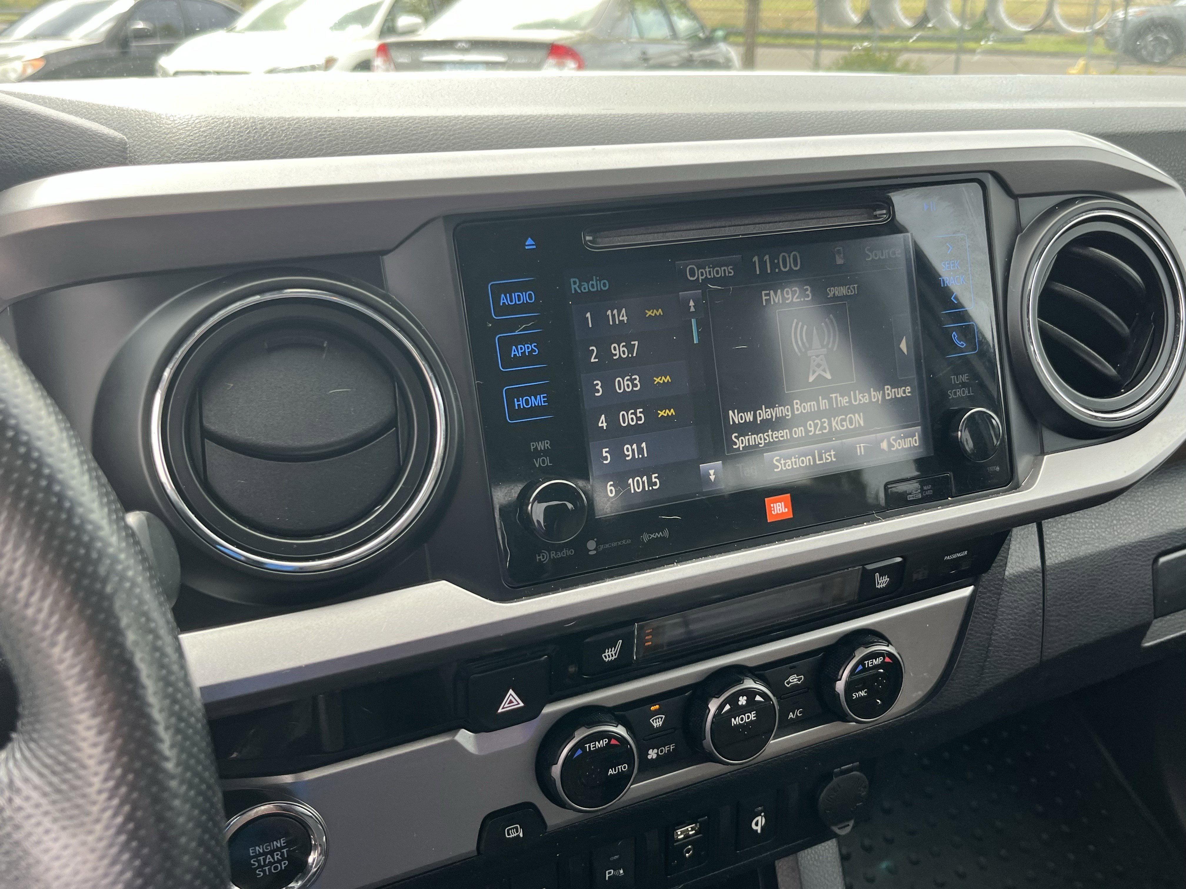 Used 2016 Toyota Tacoma Limited w/ Towing Package RWD image 22