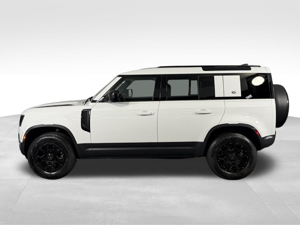 Used 2023 Land Rover Defender 110 AWD/4WD image 9