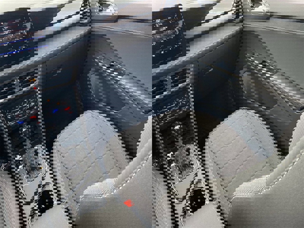 New 2026 Volkswagen Taos SE image 12