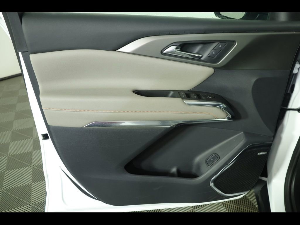 Used 2024 Chevrolet Traverse LT w/ Enhanced Driving Package image 22