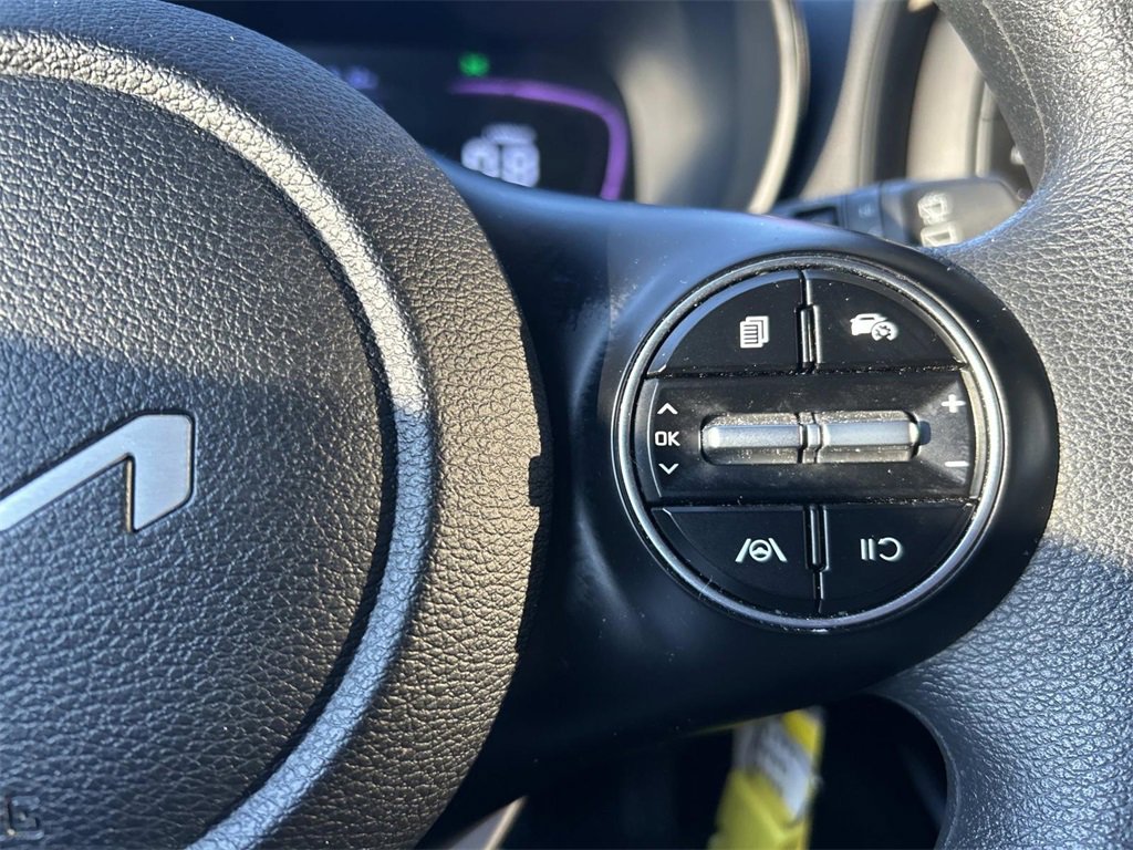 Used 2025 Kia Soul LX w/ LX Technology Package image 22