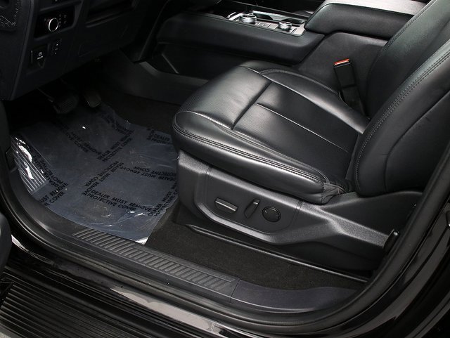 Used 2024 Ford Expedition Max XLT image 24