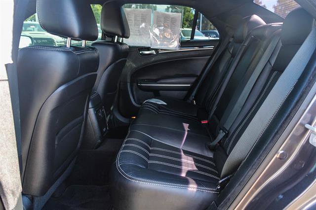 Used 2018 Chrysler 300 S image 19
