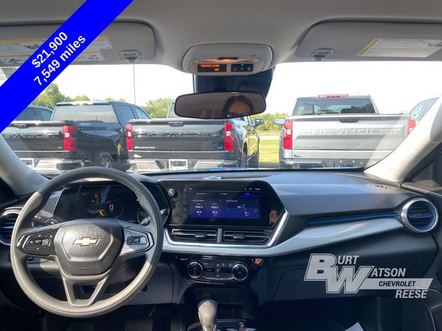 Used 2025 Chevrolet Trax LT FWD image 22