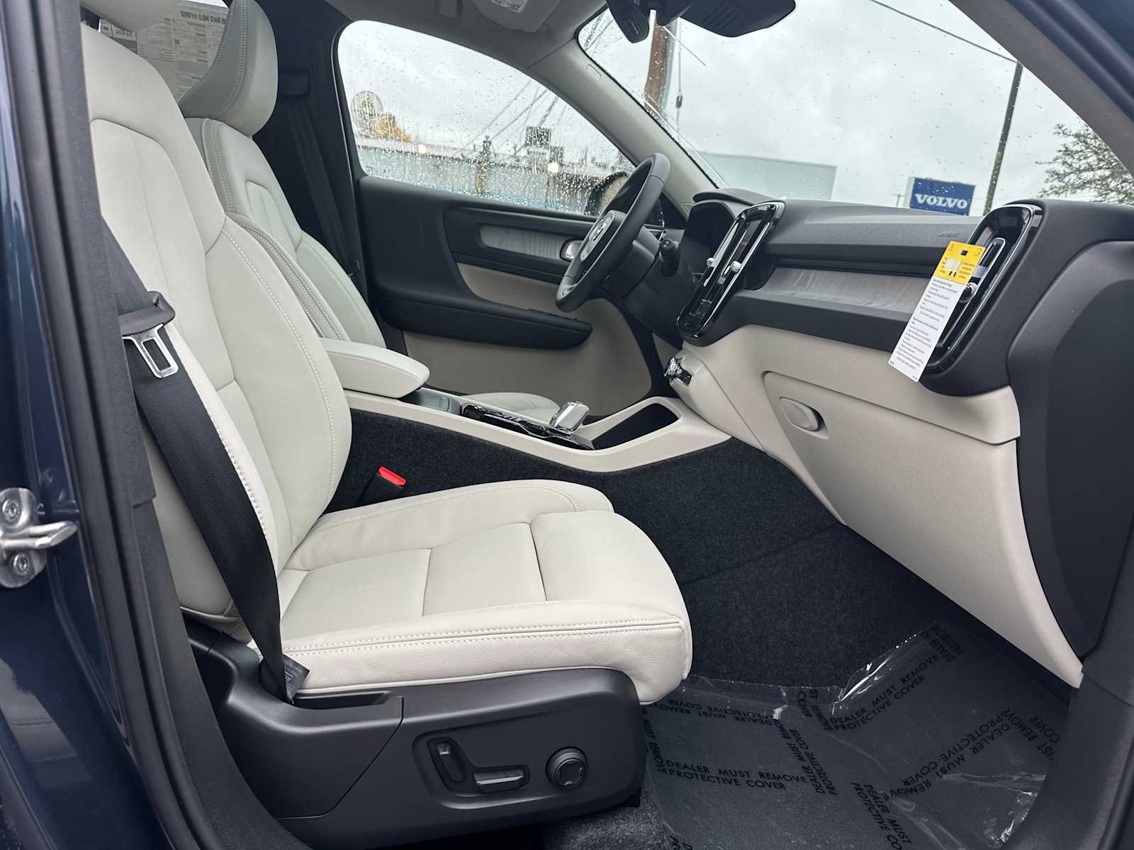 New 2026 Volvo XC40 B5 Ultra w/ Climate Package AWD/4WD image 11