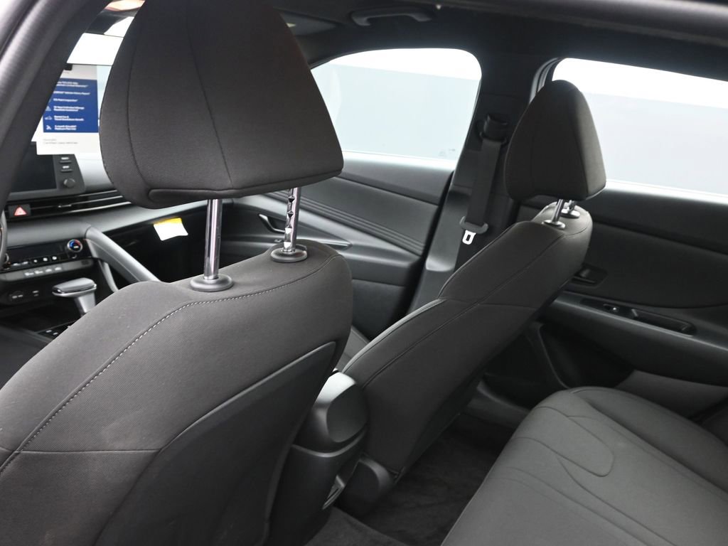 Certified 2025 Hyundai Elantra Sport image 23