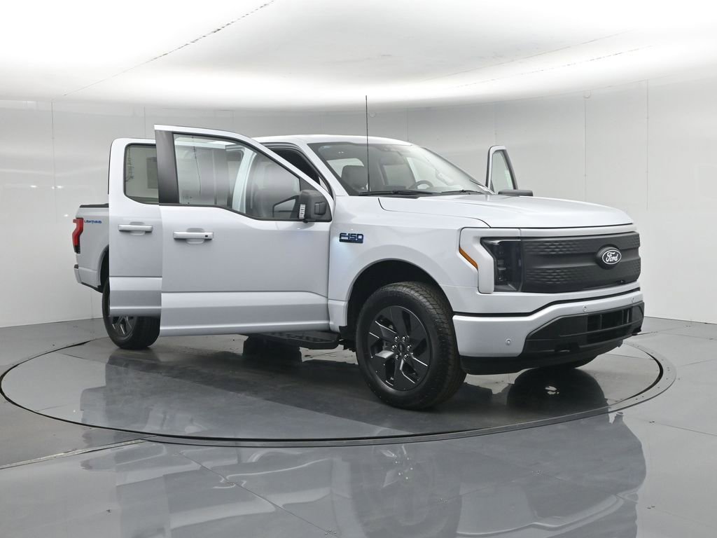 New 2025 Ford F150 Lightning Flash AWD/4WD image 33