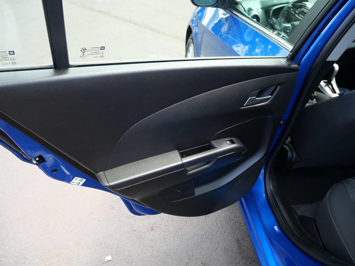 Used 2018 Chevrolet Sonic LT FWD image 17