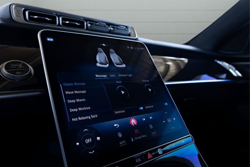 Used 2022 Mercedes-Benz S 580 4MATIC Sedan w/ AMG Line Package image 23